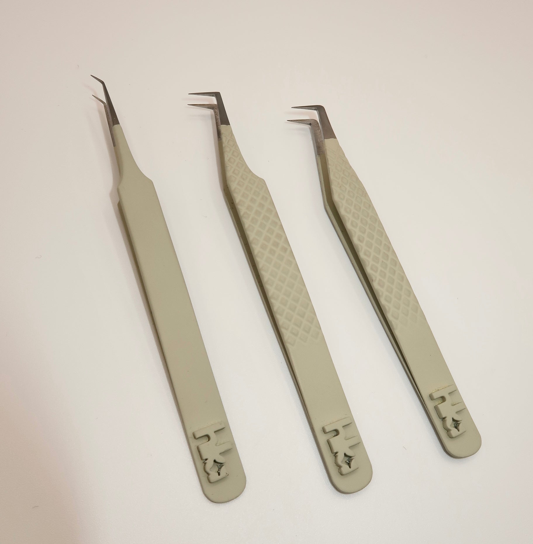 HLA Artistry Tweezers